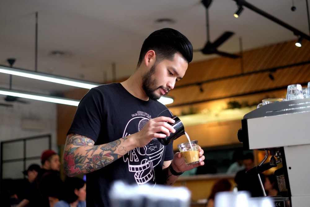10 Alat Barista Esensial yang Wajib Dikuasai untuk Profesional